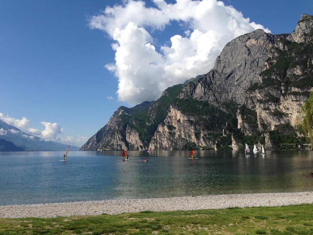 Lake & Castle View Apartment Riva del Garda Exterior photo