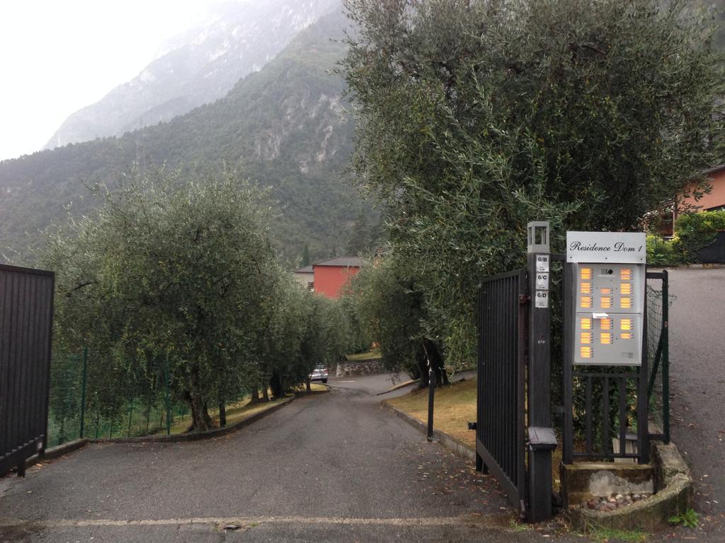 Lake & Castle View Apartment Riva del Garda Exterior photo